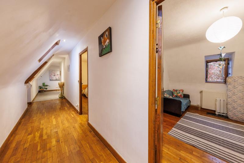 Maison - 249 m² - 10 pièces