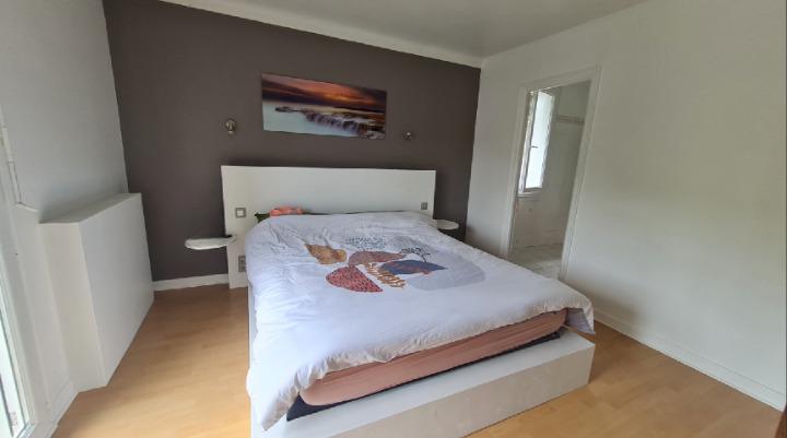 Maison - 300 m² - 7 pièces