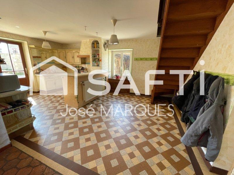 Maison - 250 m² - 6 pièces