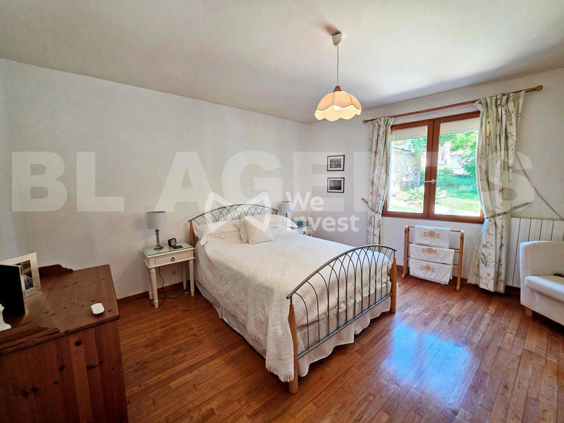 Maison - 212 m² - 7 pièces