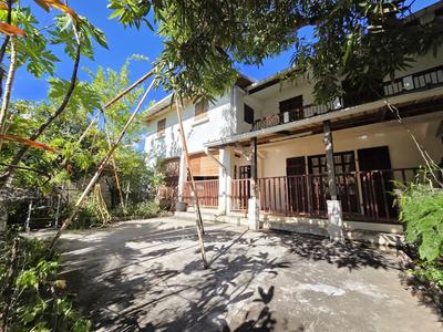 Maison - 215 m² - 10 pièces