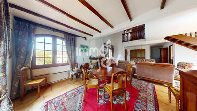 Maison - 231 m² - 7 pièces