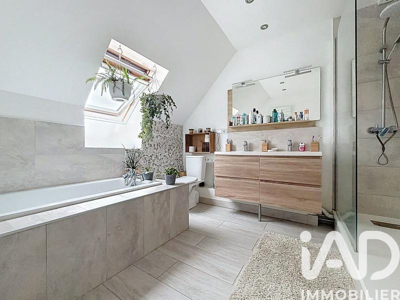 Maison - 97 m² - 5 pièces