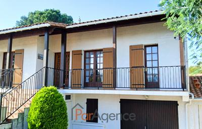 Maison - 161 m² - 7 pièces