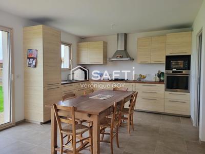 Maison - 110 m² - 4 pièces