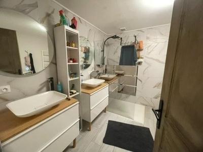 Maison - 175 m² - 8 pièces