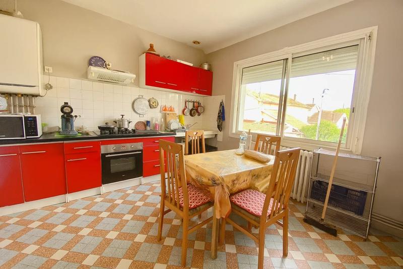 Maison - 161 m² - 9 pièces