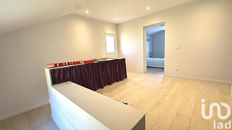 Maison - 220 m² - 6 pièces