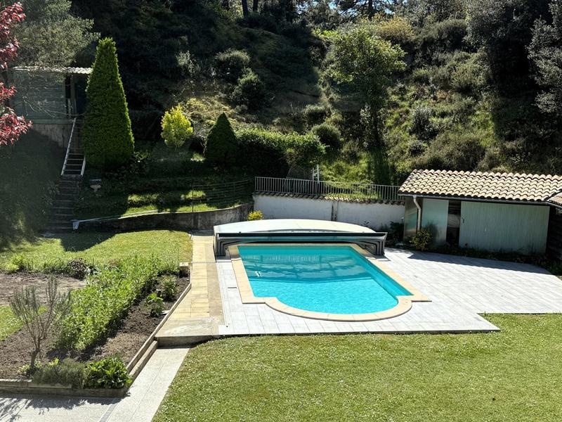 Maison - 163 m² - 6 pièces