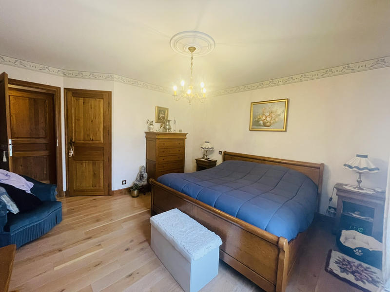 Maison - 267 m² - 7 pièces