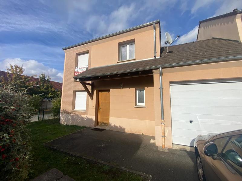 Maison - 90 m² - 5 pièces