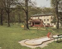 Maison - 5 000 m² - 50 pièces