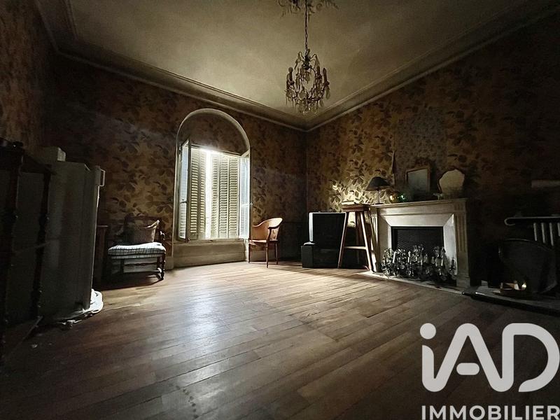 Maison - 241 m² - 14 pièces