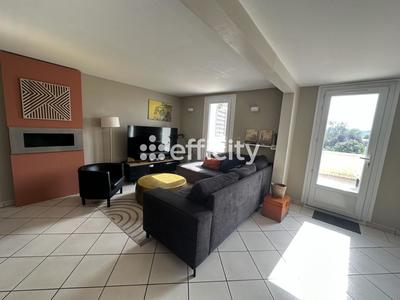 Maison - 153 m² - 7 pièces