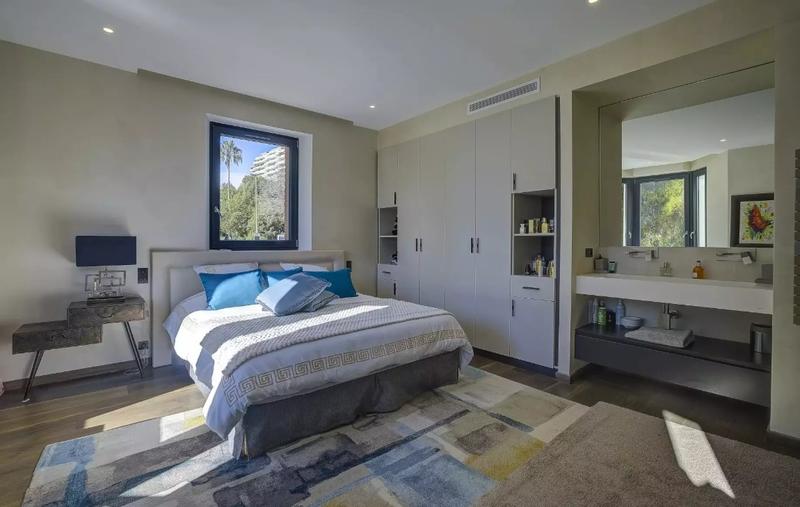 Villa - 216 m² - 6 pièces