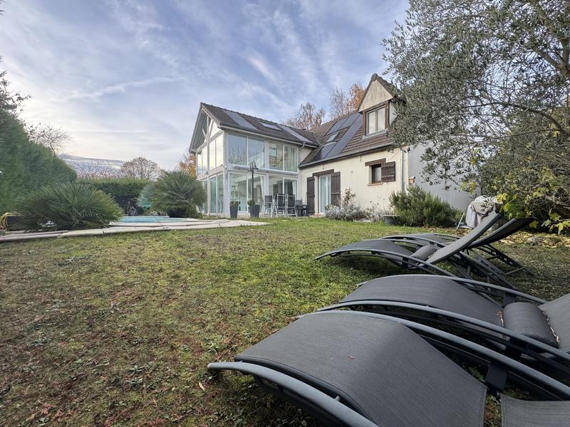 Maison - 166 m² - 7 pièces