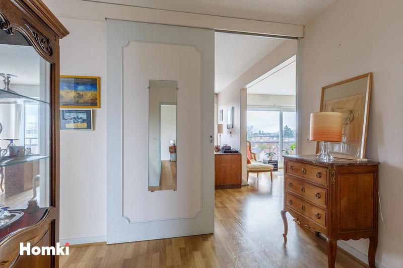 Appartement - 100 m² - 5 pièces