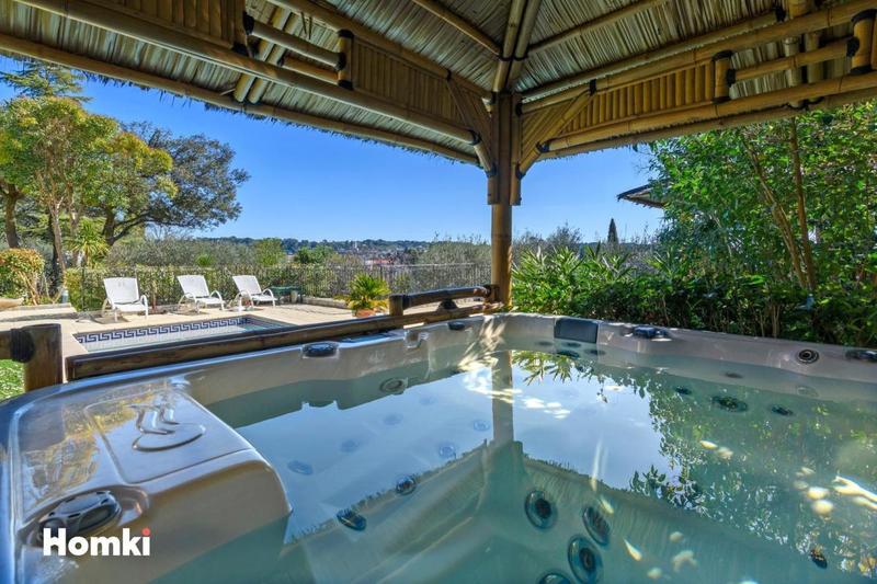 Maison - 180 m² - 6 pièces