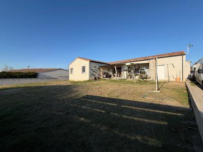 Maison - 140 m² - 5 pièces