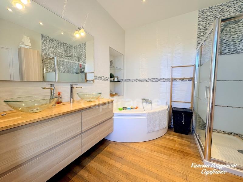 Maison bourgeoise - 95 m² - 3 pièces