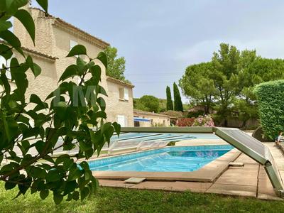 Maison traditionnelle - 150 m² - 6 pièces