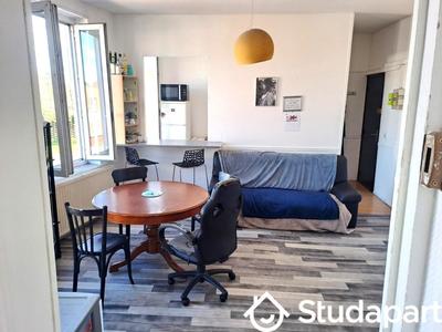 Chambre - 9 m² - 1 pièce