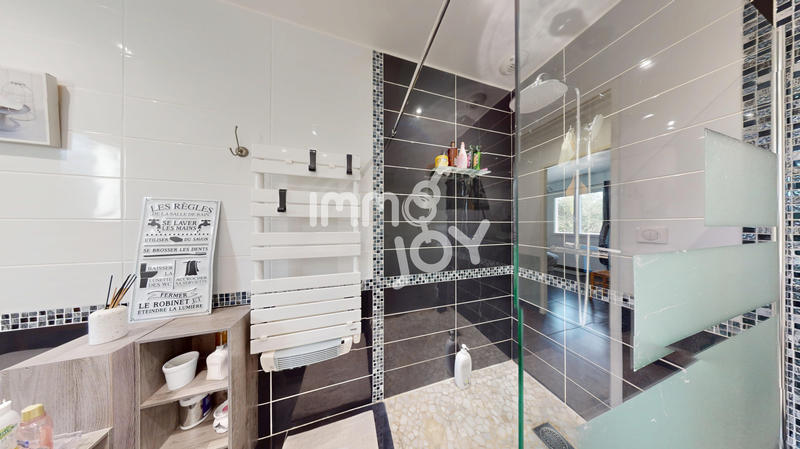 Maison - 170 m² - 7 pièces