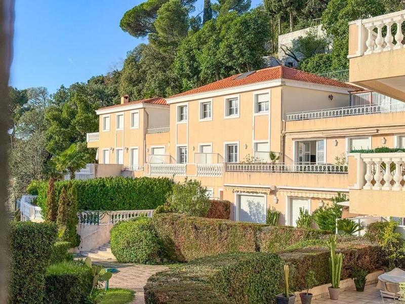 Appartement - 98 m² - 3 pièces