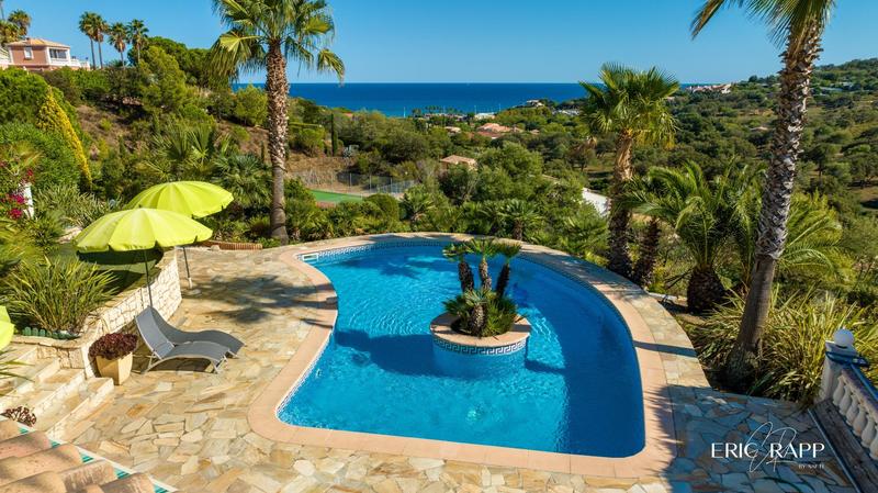 Villa - 225 m² - 6 pièces