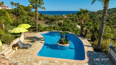 Villa - 225 m² - 6 pièces