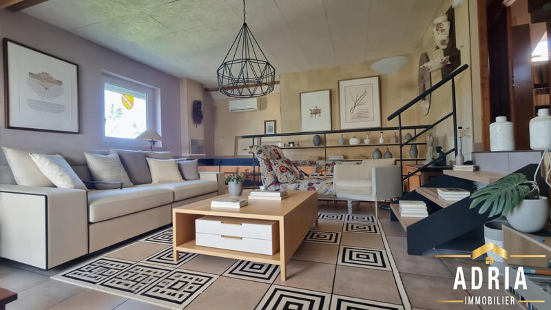 Maison - 150 m² - 8 pièces