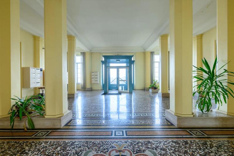 Appartement - 177 m² - 6 pièces