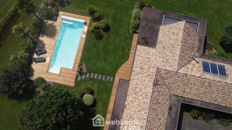 Maison - 180 m² - 7 pièces