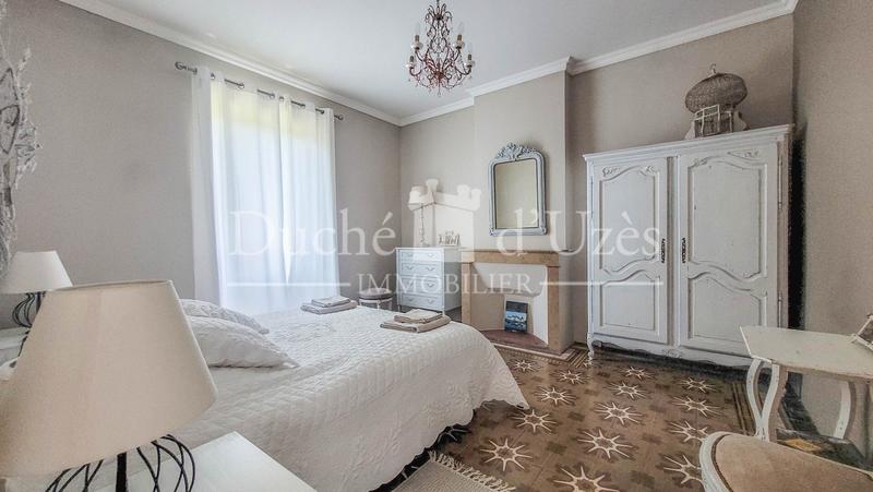 Maison - 215 m² - 7 pièces