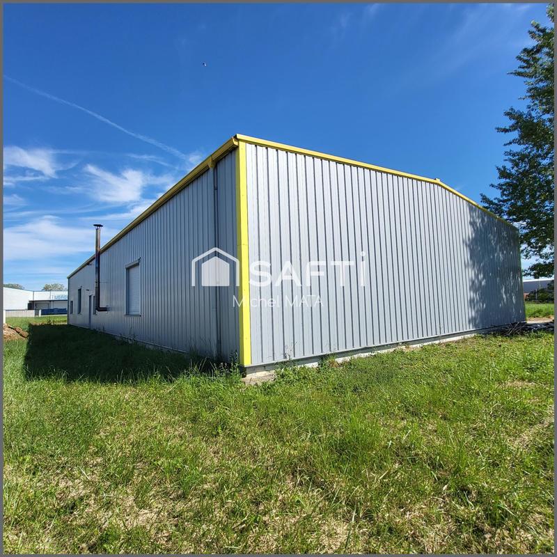 Local commercial - 450 m² - 4 pièces