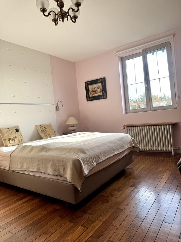 Maison - 230 m² - 8 pièces