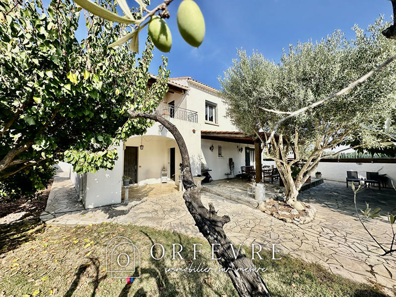 Maison - 182 m² - 8 pièces