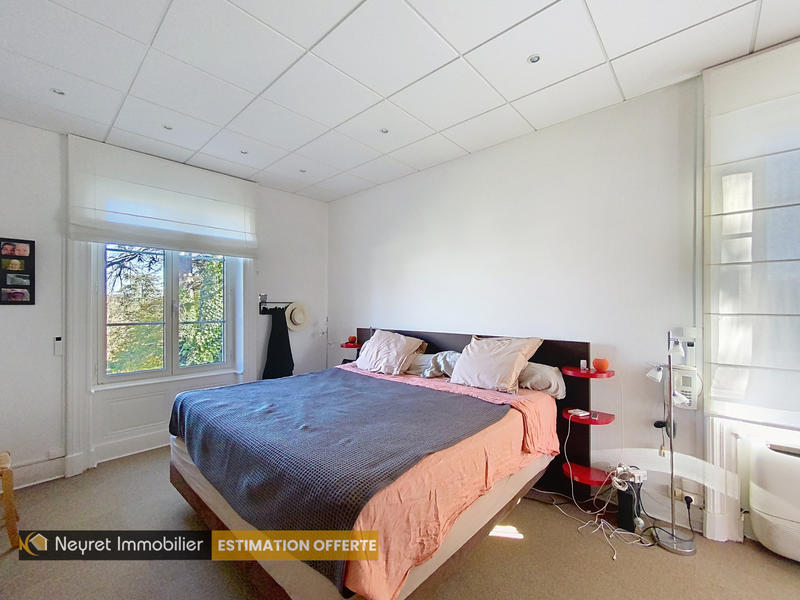 Maison - 320 m² - 10 pièces