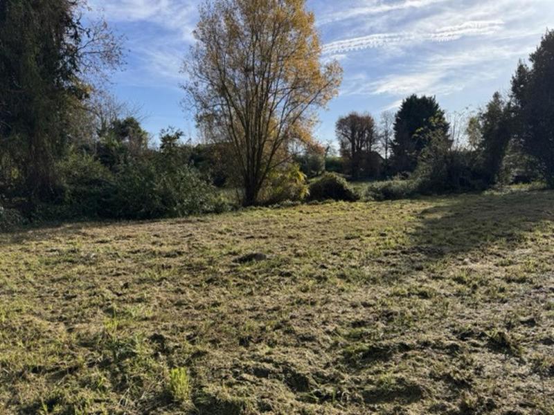 Terrain constructible - 746 m²