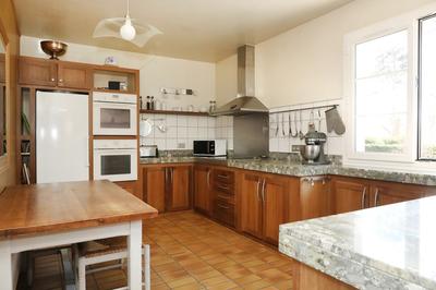Propriété - 228 m² - 9 pièces