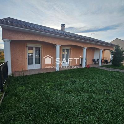 Maison - 96 m² - 4 pièces