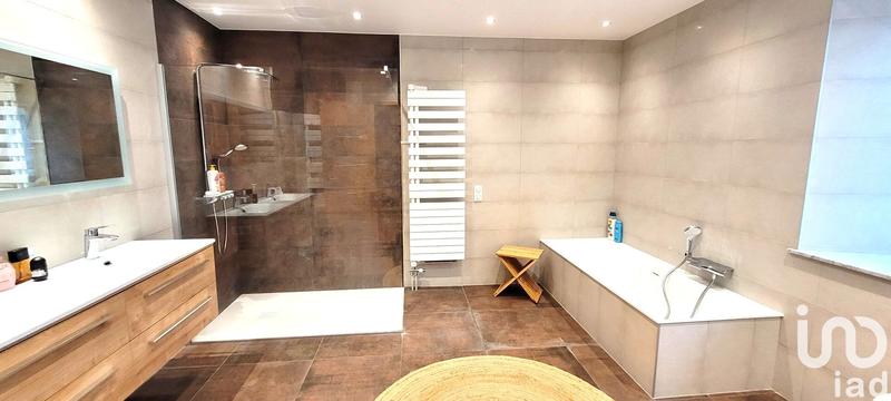 Maison - 179 m² - 6 pièces