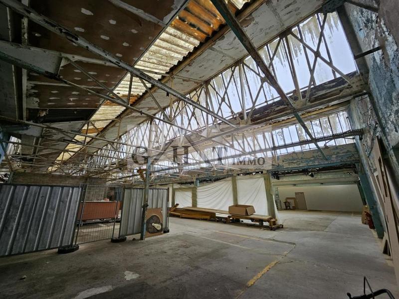 Entrepôt - 2 856 m²