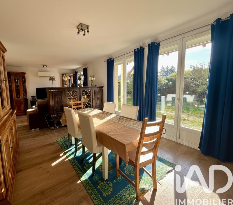 Maison - 95 m² - 5 pièces