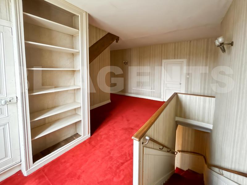 Maison - 336 m² - 10 pièces