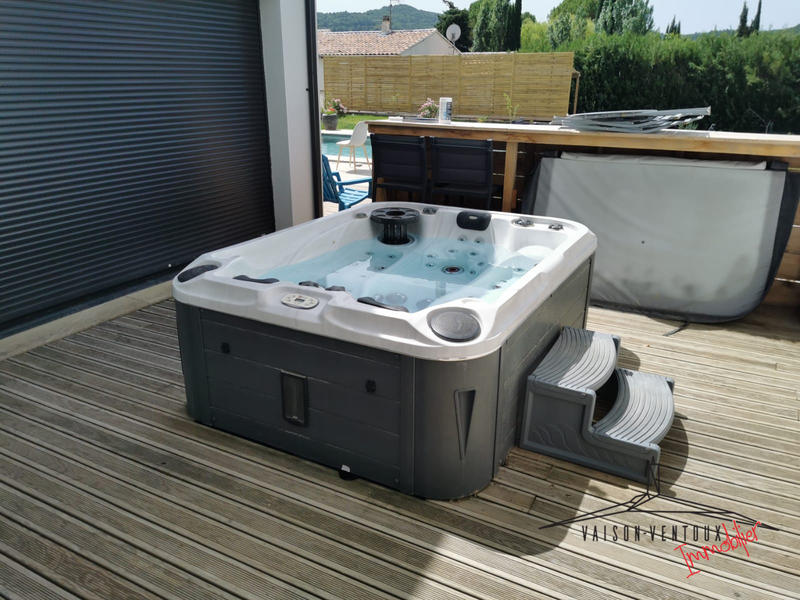 Villa - 180 m² - 6 pièces