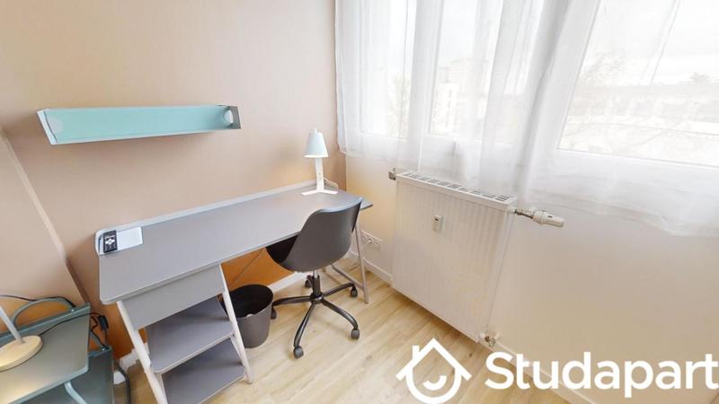 Chambre - 11 m² - 1 pièce