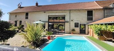 Maison - 230 m² - 5 pièces