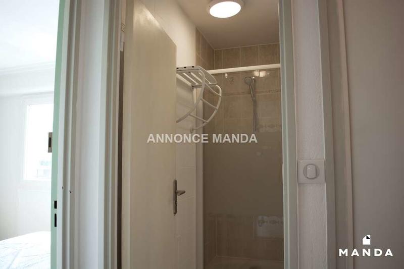 Chambre - 11 m² - 6 pièces