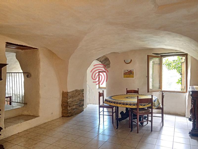 Maison - 250 m² - 11 pièces